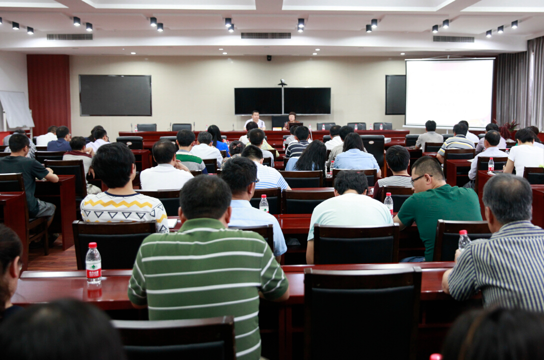 西材院党委举办“三严三实”专题教育党课