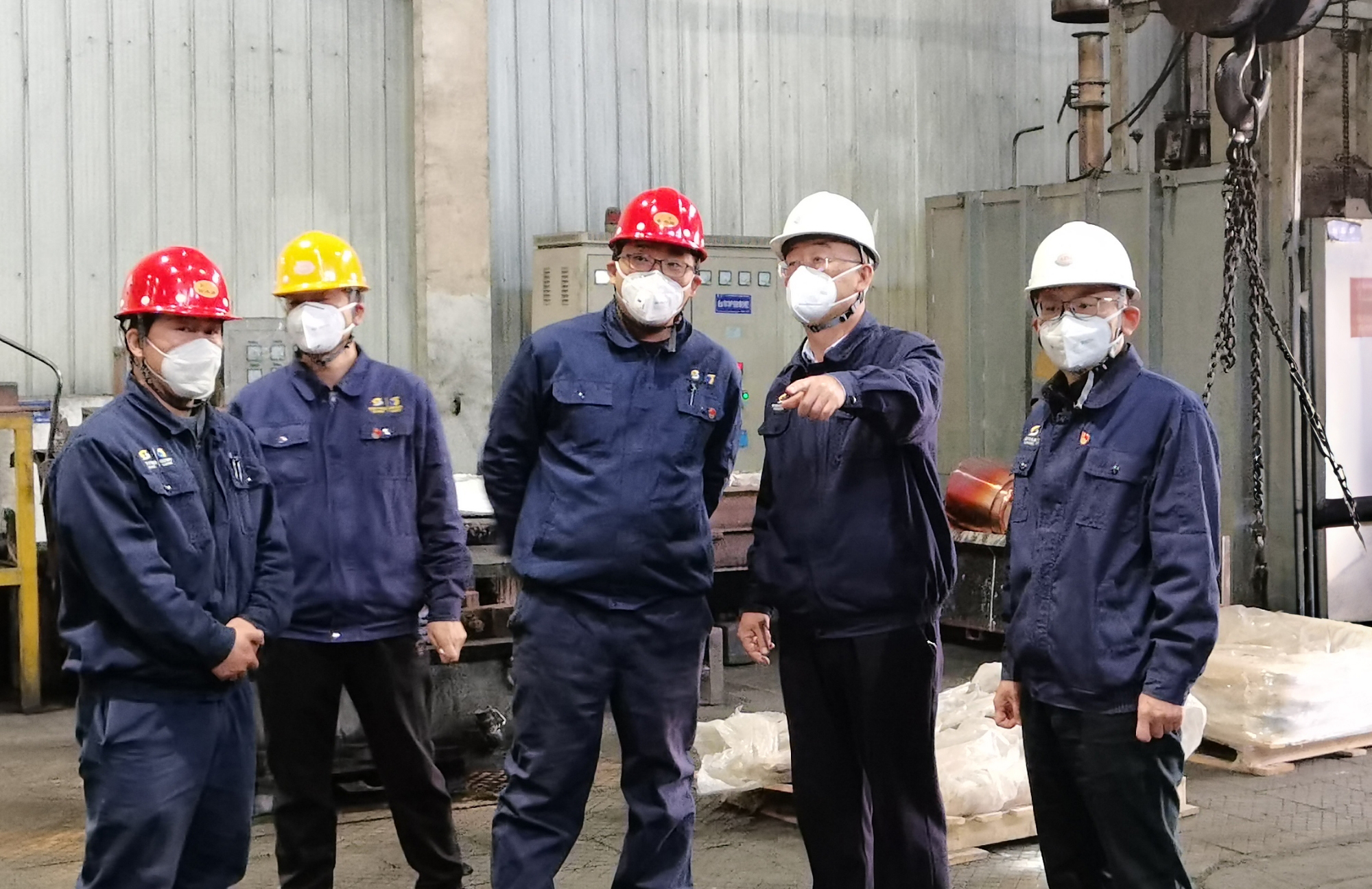 西材院董事长康宝宁带队开展安全检查